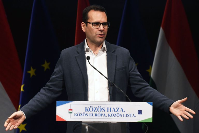 Molnár Csaba visszautasította a Tisza Párt vádjait Gyurcsány visszavonulása kapcsán