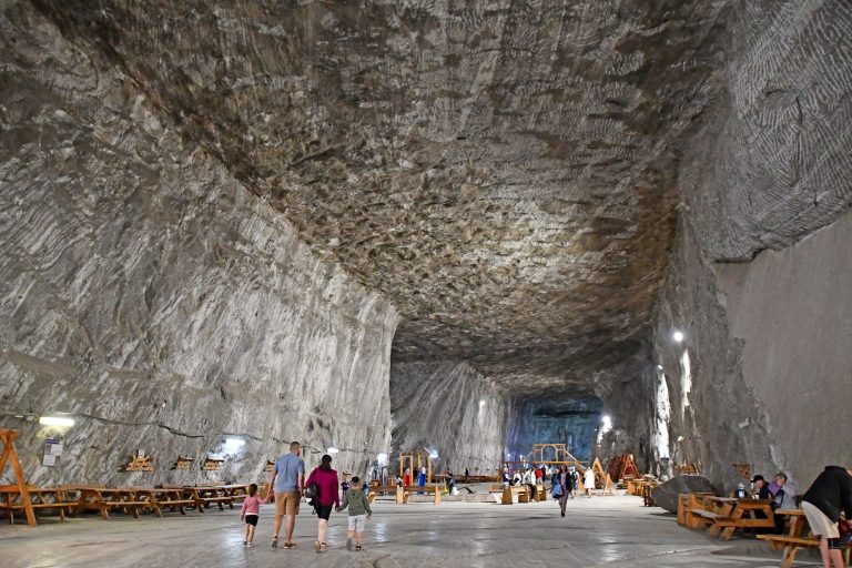 Veszélyben a parajdi sóbánya – perceken belül elöntheti a víz