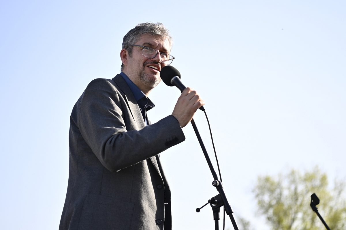 Jogellenes gyűlés lett Hadházy Ákos keddi budapesti tüntetéséből