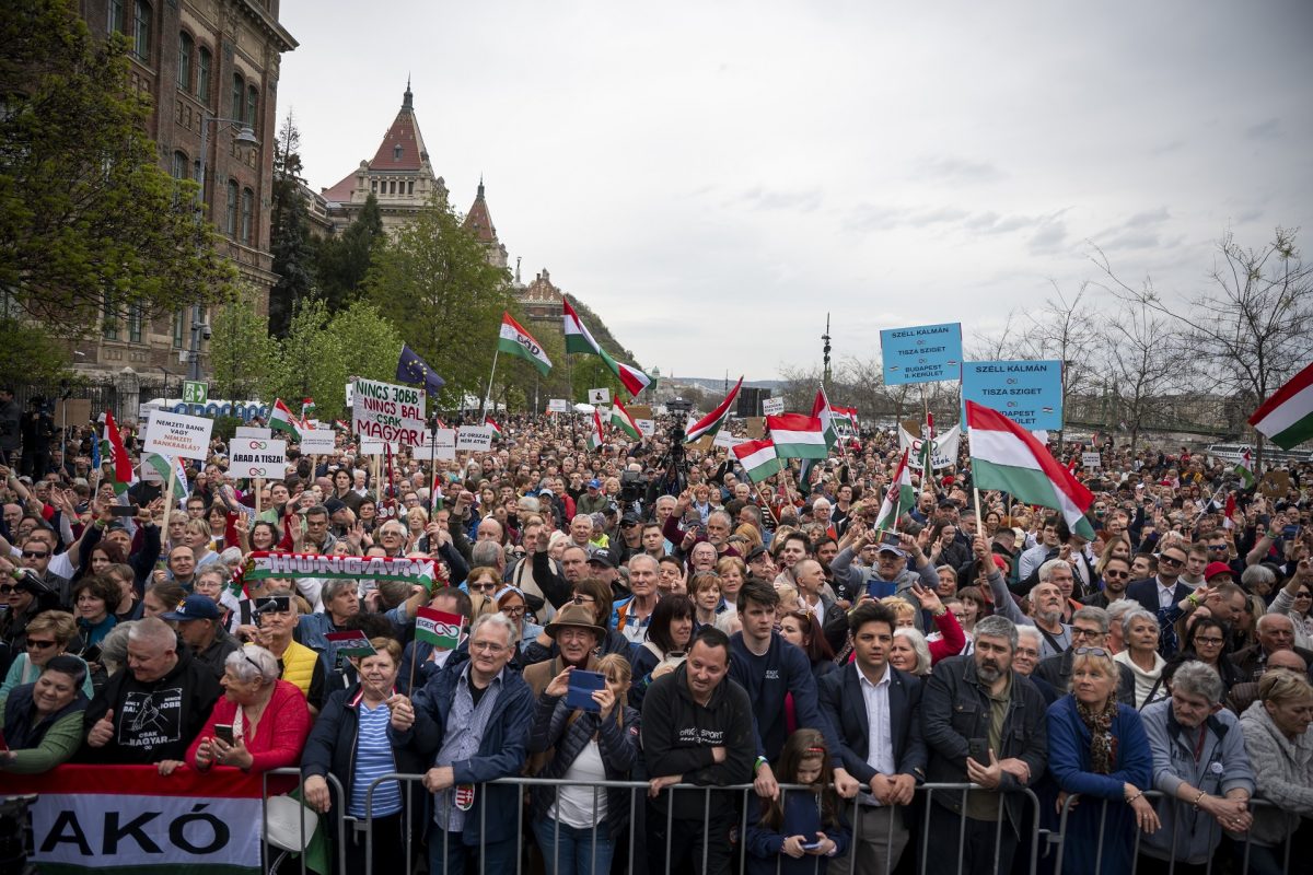 Megalakult a Duna Párt, a nem tiszás ellenzéki szavazókra hajtanak