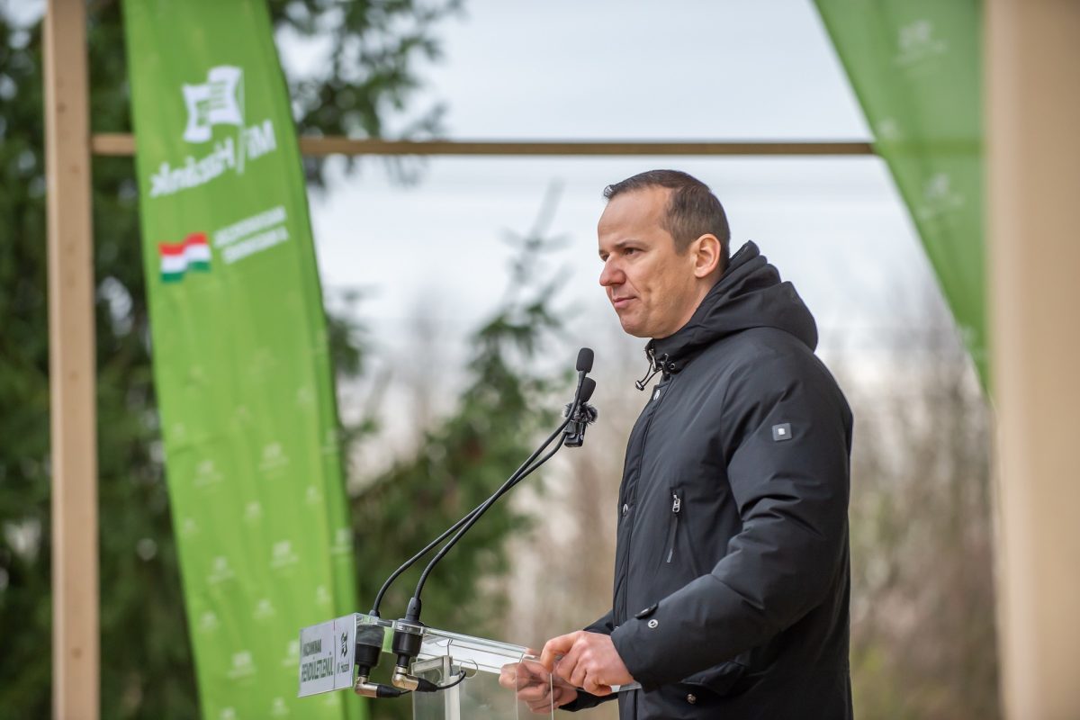 A Mi Hazánk az ukránok miatt a nemzetbiztonsági bizottság azonnali összehívását kezdeményezi