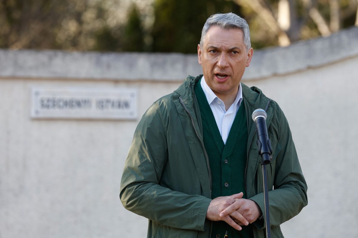 Lázár János szerint szégyen, amit a Tisza Párt csinál