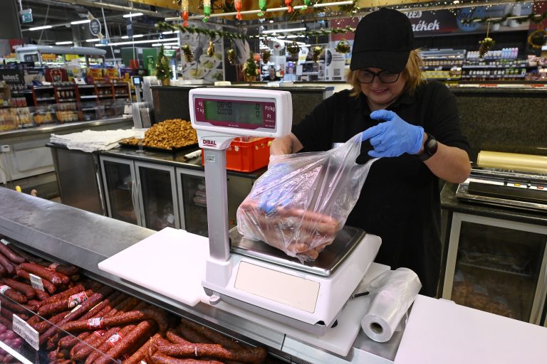 Bruttó 714 400 forint volt az átlagkereset márciusban Magyarországon