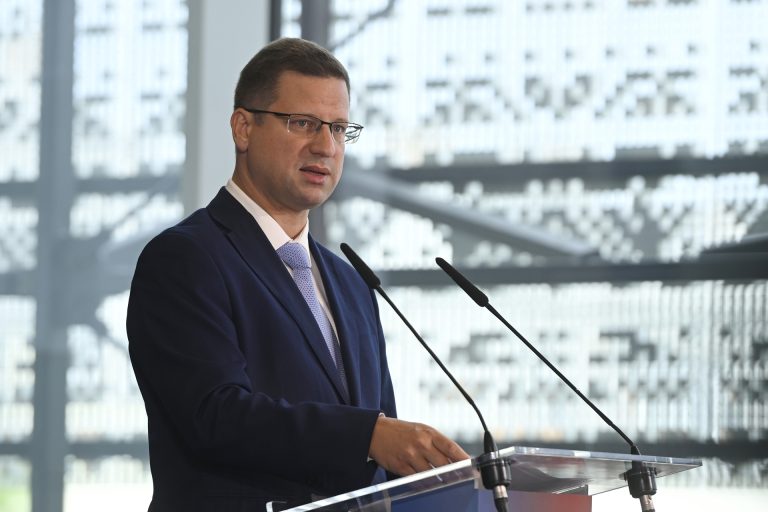 Gulyás Gergely keményen odaszólt Magyar Péternek