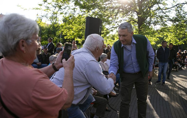Lázár János nyílt fórumot tart kedden Szentendrén, tiszások is kérdezhetnek tőle