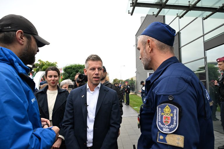Magyar Péter dél körül újabb bejelentésekkel készül
