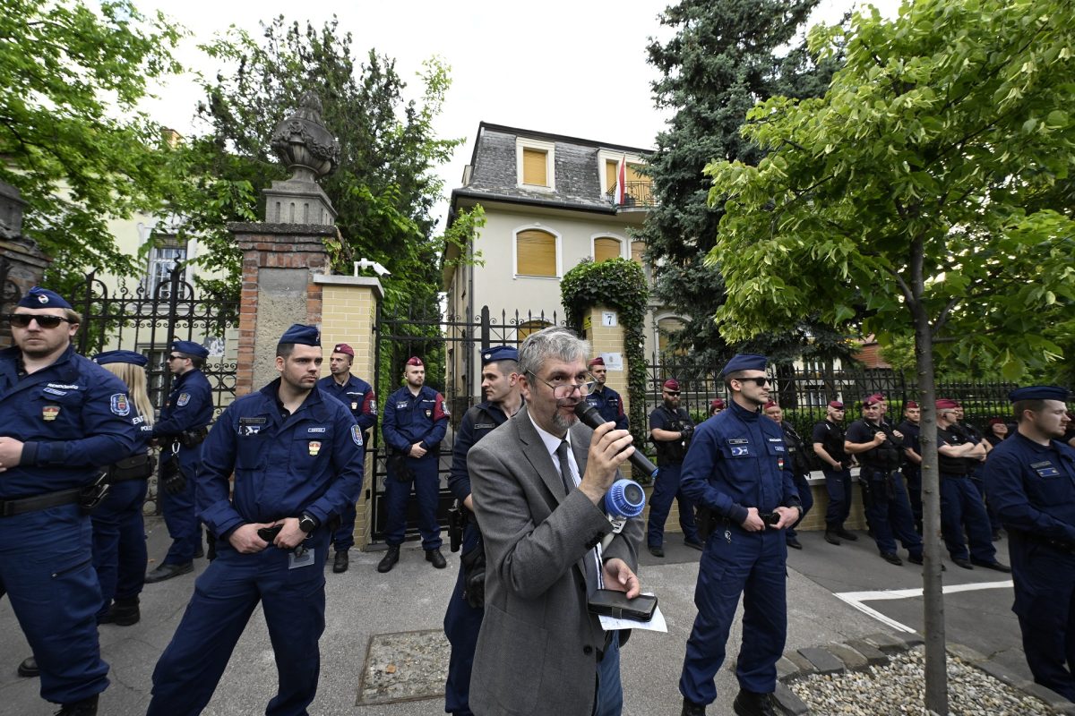 Feljelentést tettek Hadházy ellen az újabb jogellenes tüntetése miatt