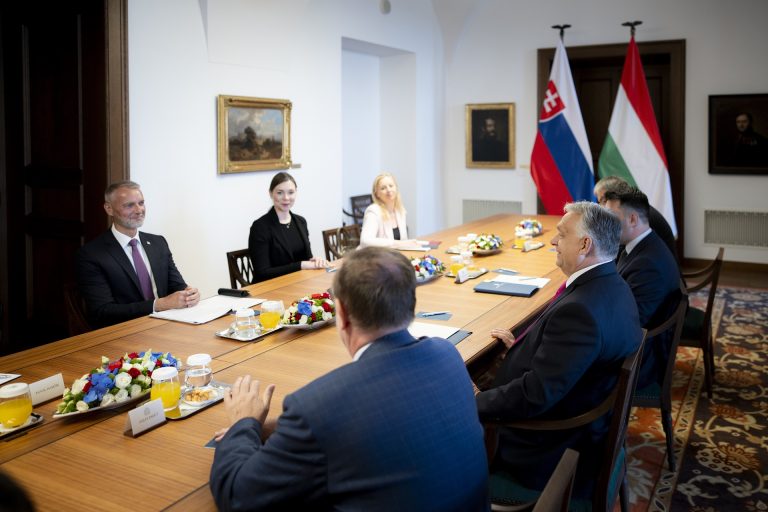 Mindenki Orbán Viktor titokzatos üzenetéről beszél