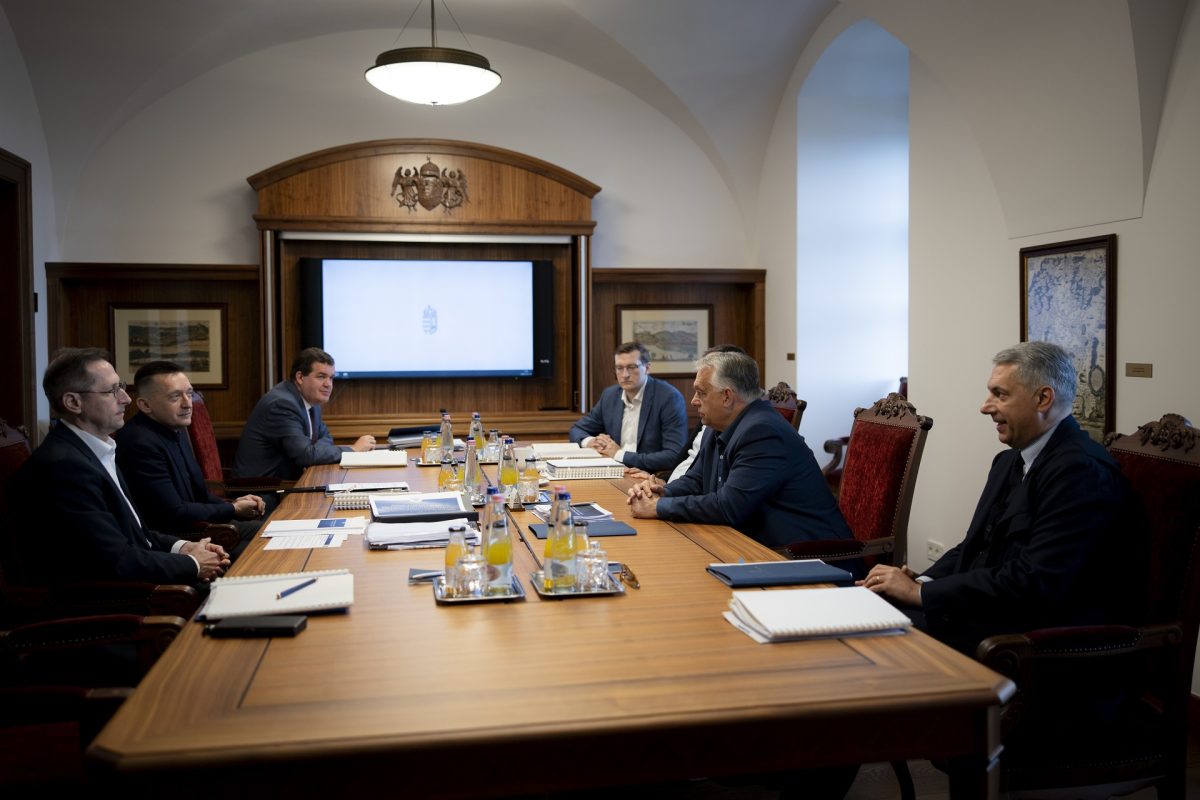 Orbán Viktor bejelentéseket tett a villany- és gázszámlákról