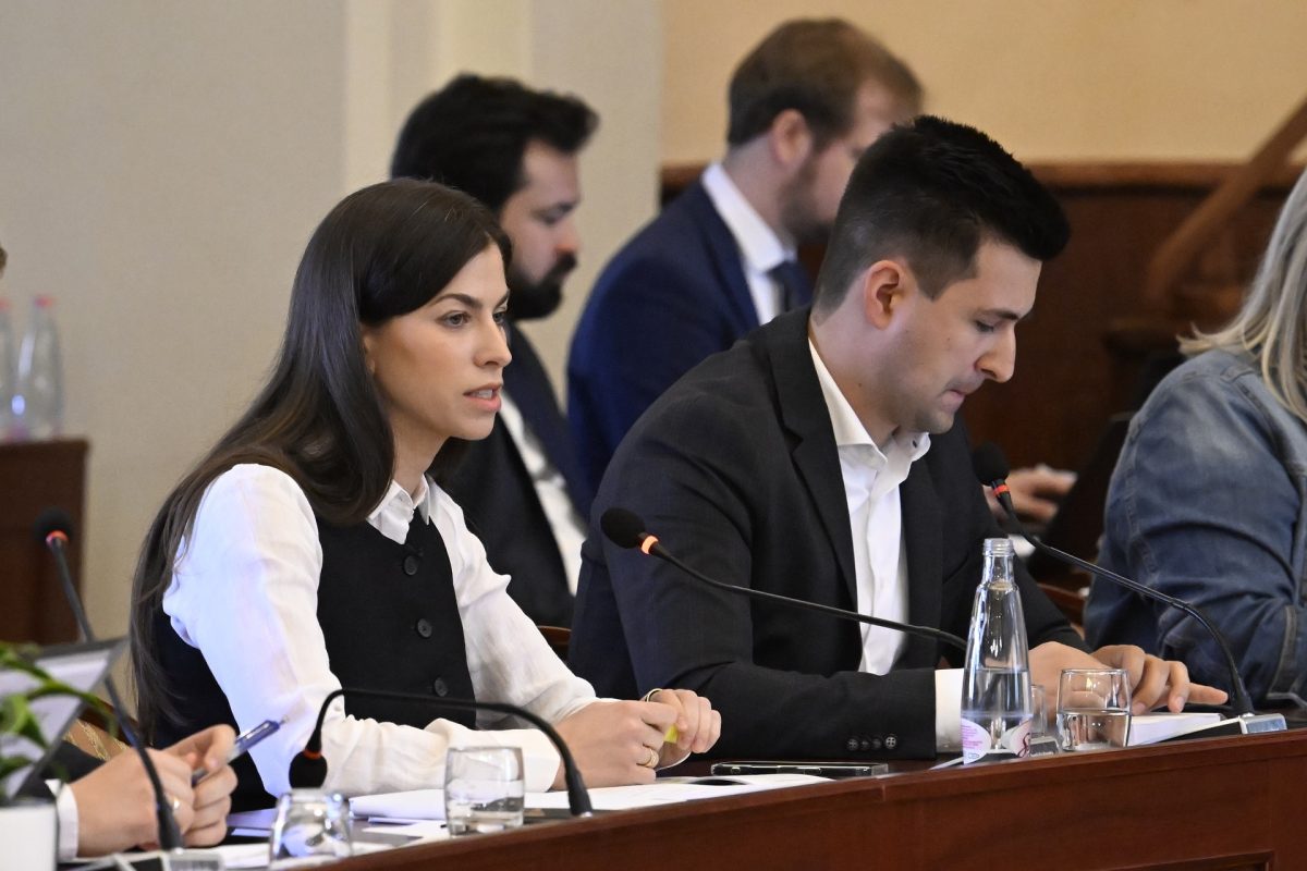 Azt akarja a Fidesz, hogy hajnai 1 óráig járjanak a Volánbuszok és a HÉV-ek