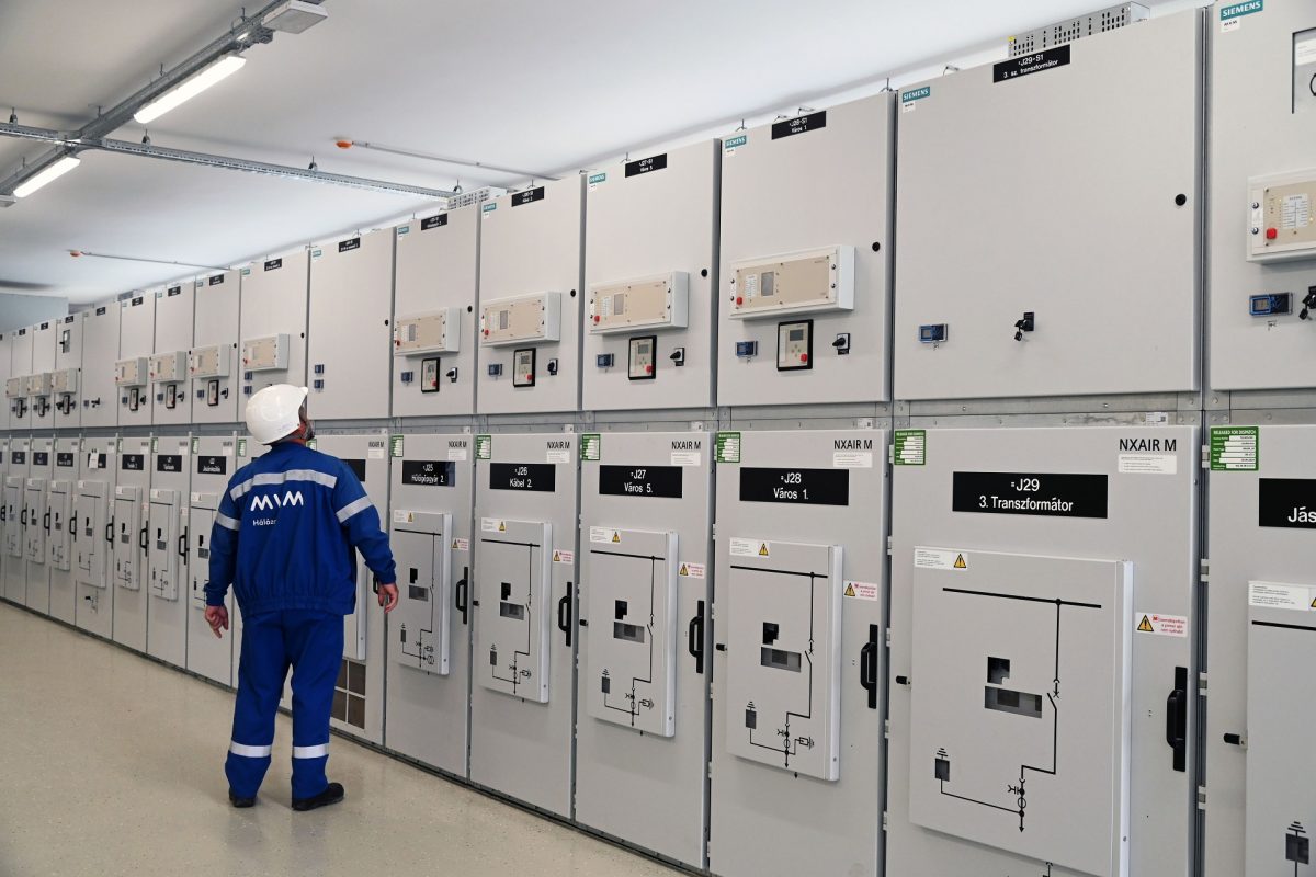 Bombariadó miatt ürítették ki az MVM fővárosi ügyfélszolgálatát