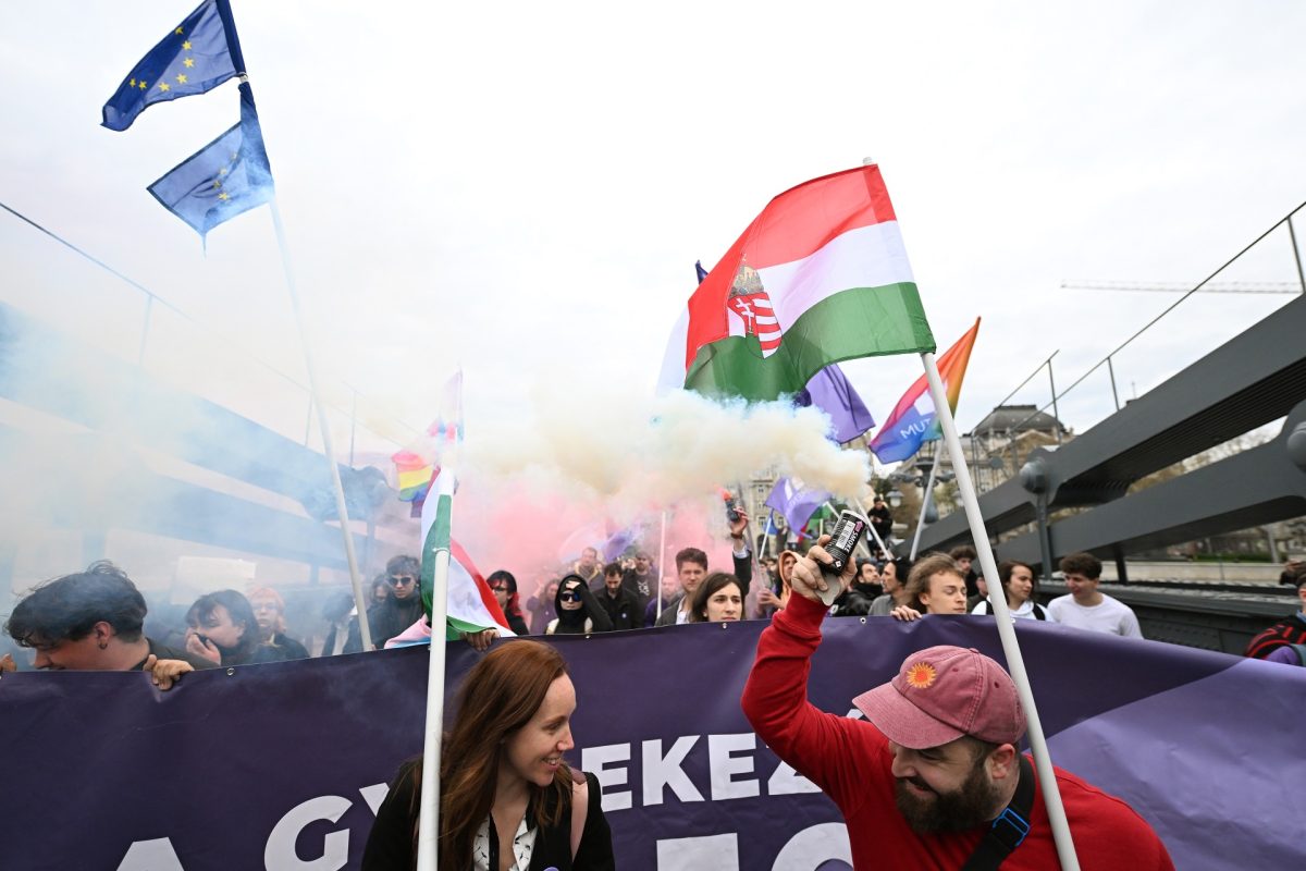 Elfoglalták a tüntetők a Lánchidat május 1-jén