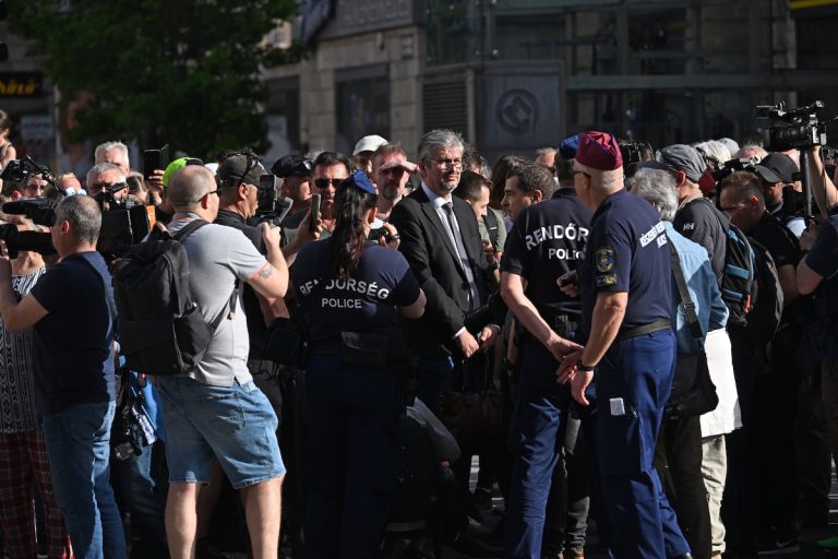 Helyreállt a rend, ismét szabad az átkelés a Lánchídon
