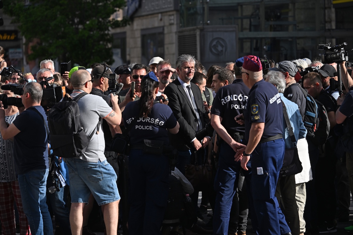 Helyreállt a rend, ismét szabad az átkelés a Lánchídon