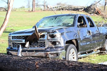 Pusztító erejű tornádó csapott le az Egyesült Államokra, többen meghaltak (videó)