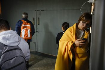 Továbbra is csak egymásra mutogatnak a spanyolországi áramkimaradás feltételezett „szereplői”