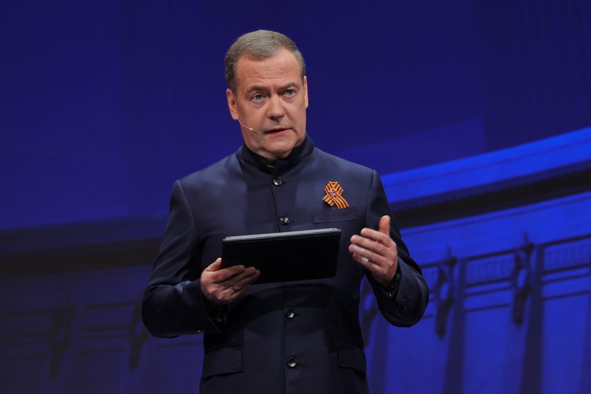 Medvegyev szerint Ukrajna már eltűnőben van, Trump támogatottsága pedig csökken