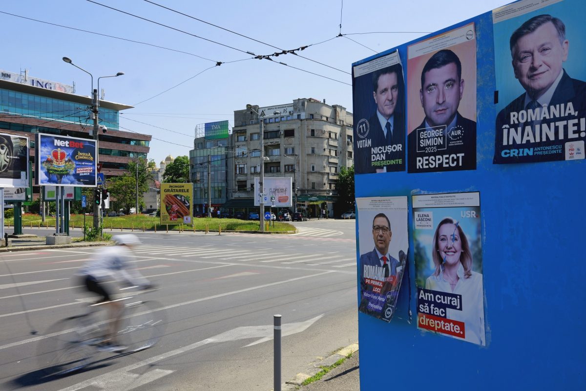 Már belföldön is megnyitották a szavazóhelyiségeket a román elnökválasztás miatt