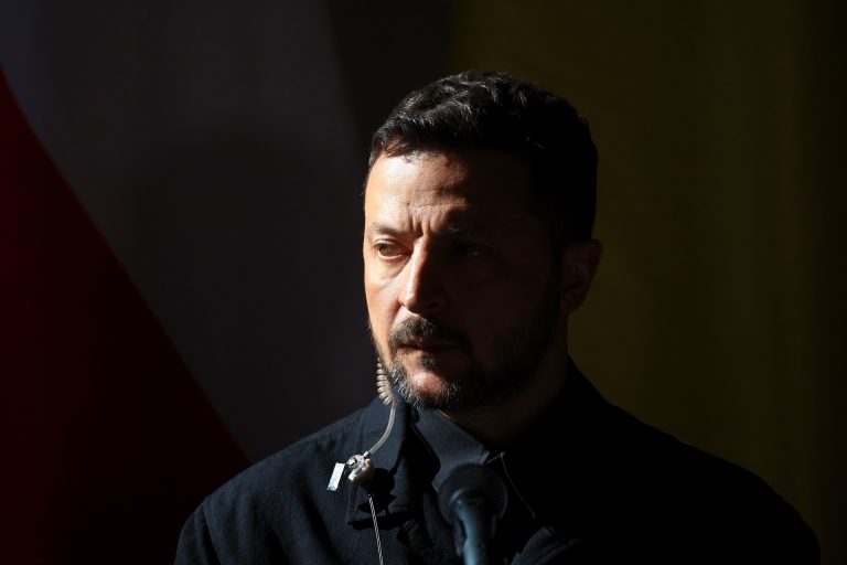 Zelenszkij bejelentette, csütörtökön már Putyinnal akar tárgyalni