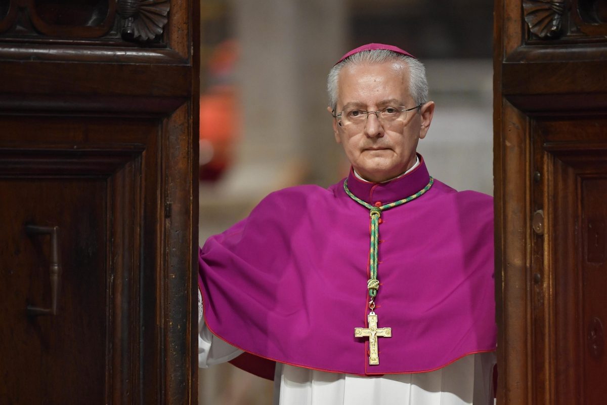 Vatikáni források szerint már ma megválaszthatják az új pápát