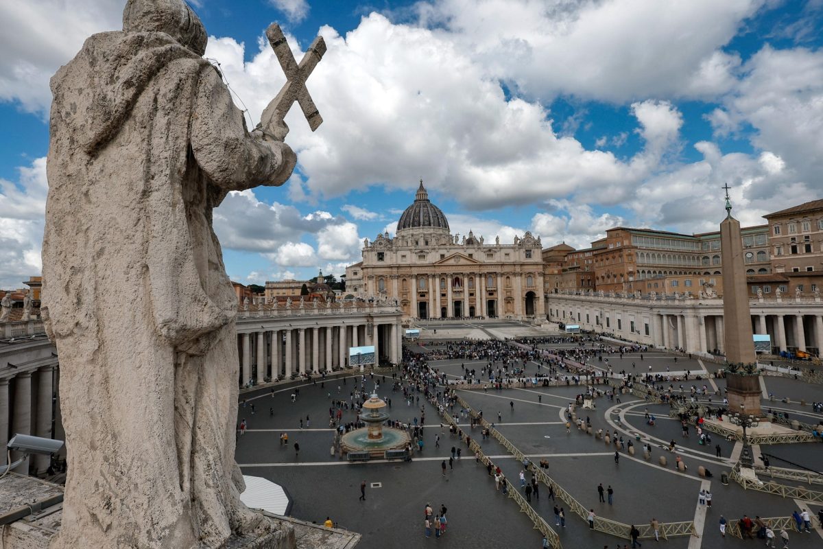 Megint fekete füst szállt fel Rómában, nem született döntés az új pápáról