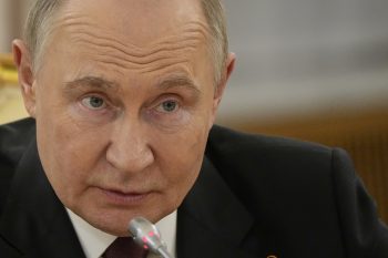 Trump két órát beszélt Putyinnal, Zelenszkij néhány percet kapott