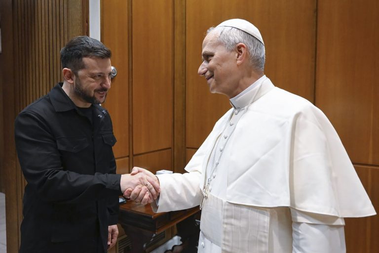 Zelenszkij kemény szankciókat követel Oroszország ellen, az USA-t is felszólította