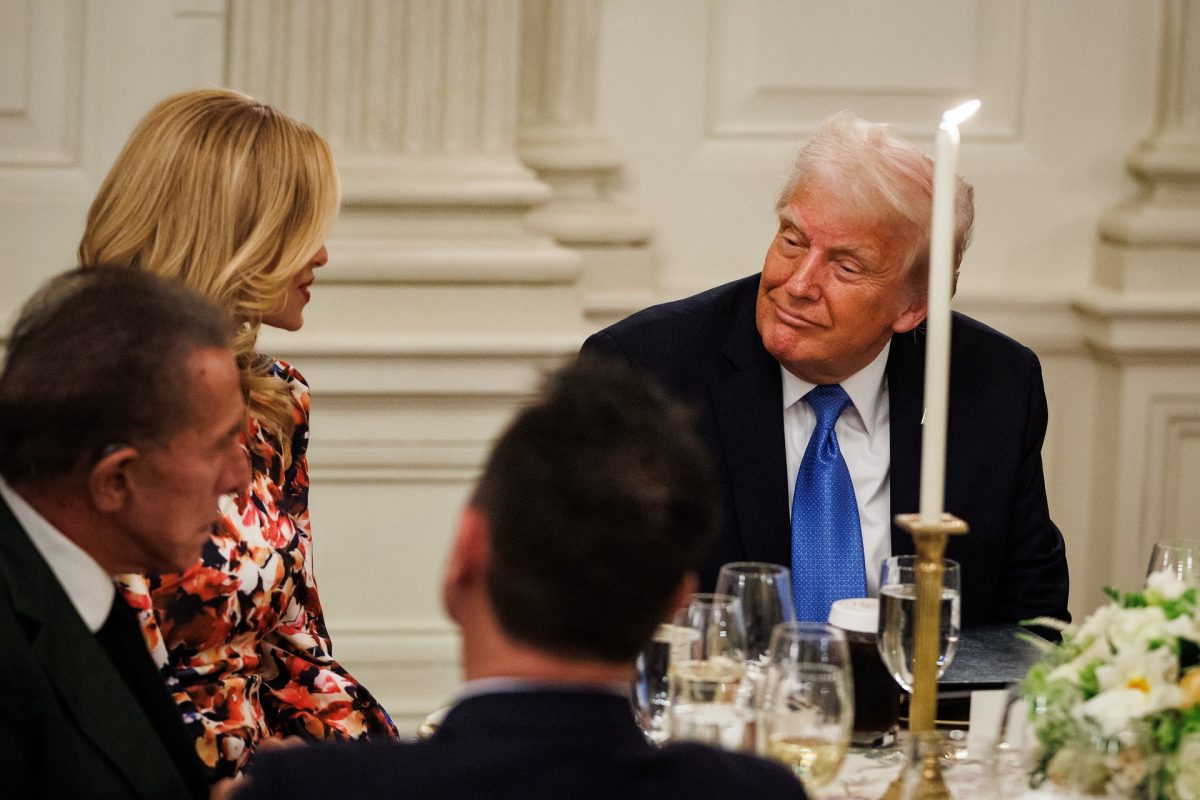 Szinte már könyörögnek Trumpnak Putyin miatt