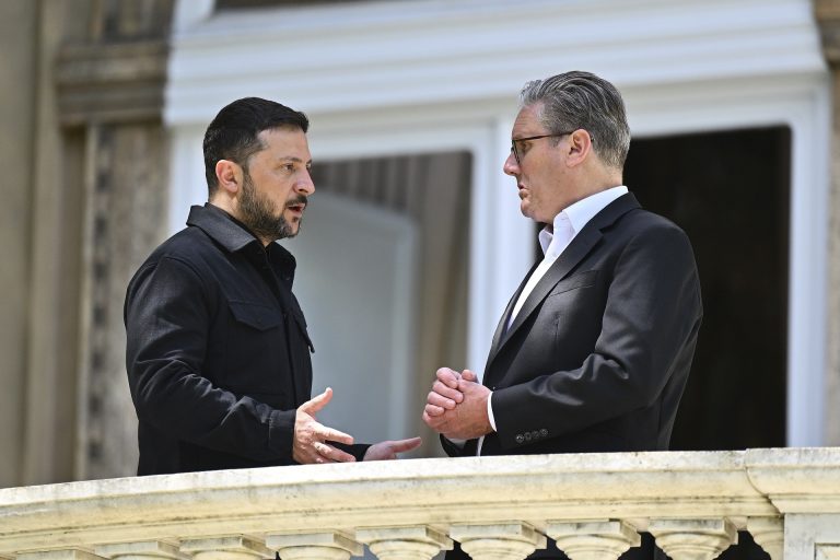 Oroszország: több mint 14 ezer alkalommal sértette meg a háromnapos tűzszünetet Ukrajna