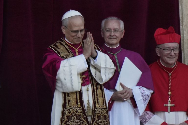 A kezdeti öröm után akár gondot is okozhat XIV. Leó pápa Donald Trump számára