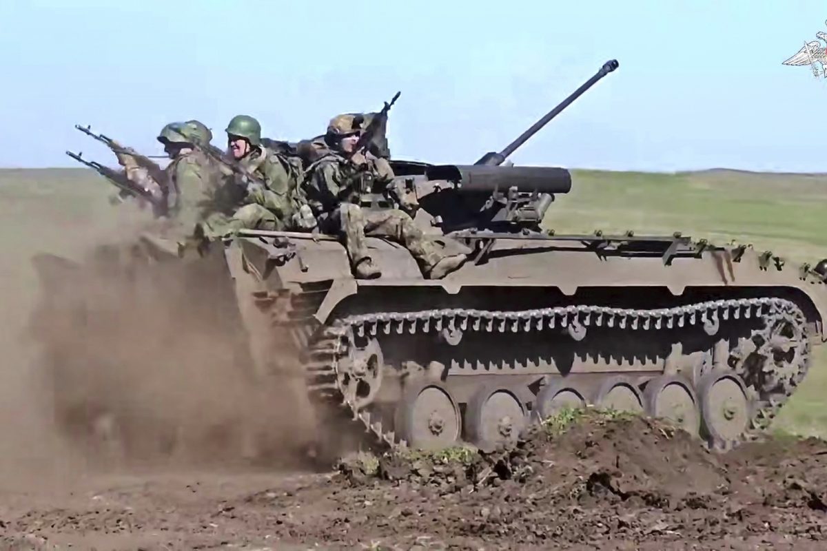 Orosz erők már mozgolódnak a határon, Ukrajna készenlétben áll