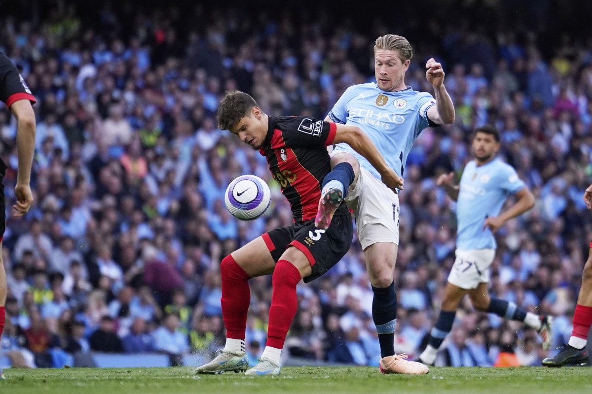 Két piros lap is villant Kerkezék meccsén Manchesterben (videó)