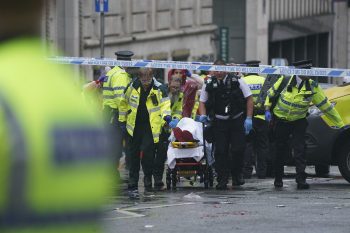 Gyalogosokat gázolt el egy autós Liverpoolban Szoboszlaiék parádéján, videó is készült a megrázó jelenetről