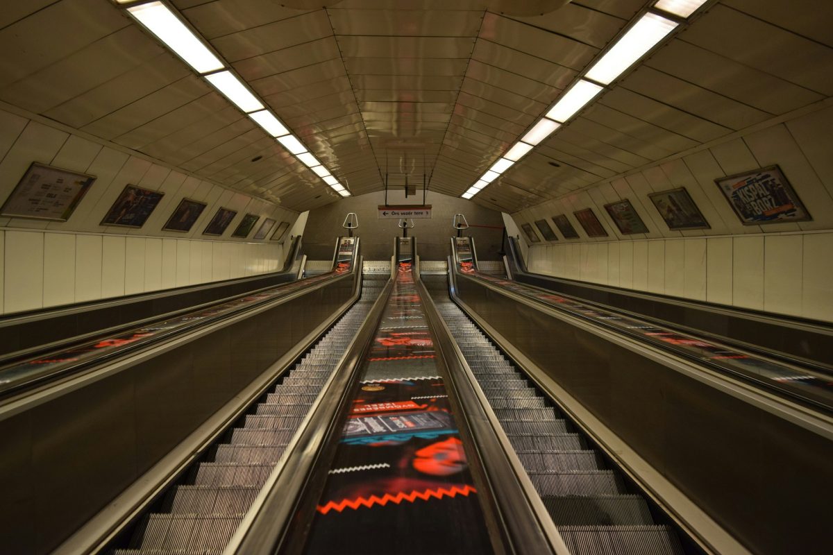 Újra teljes vonalon közlekedik az M2-es metró