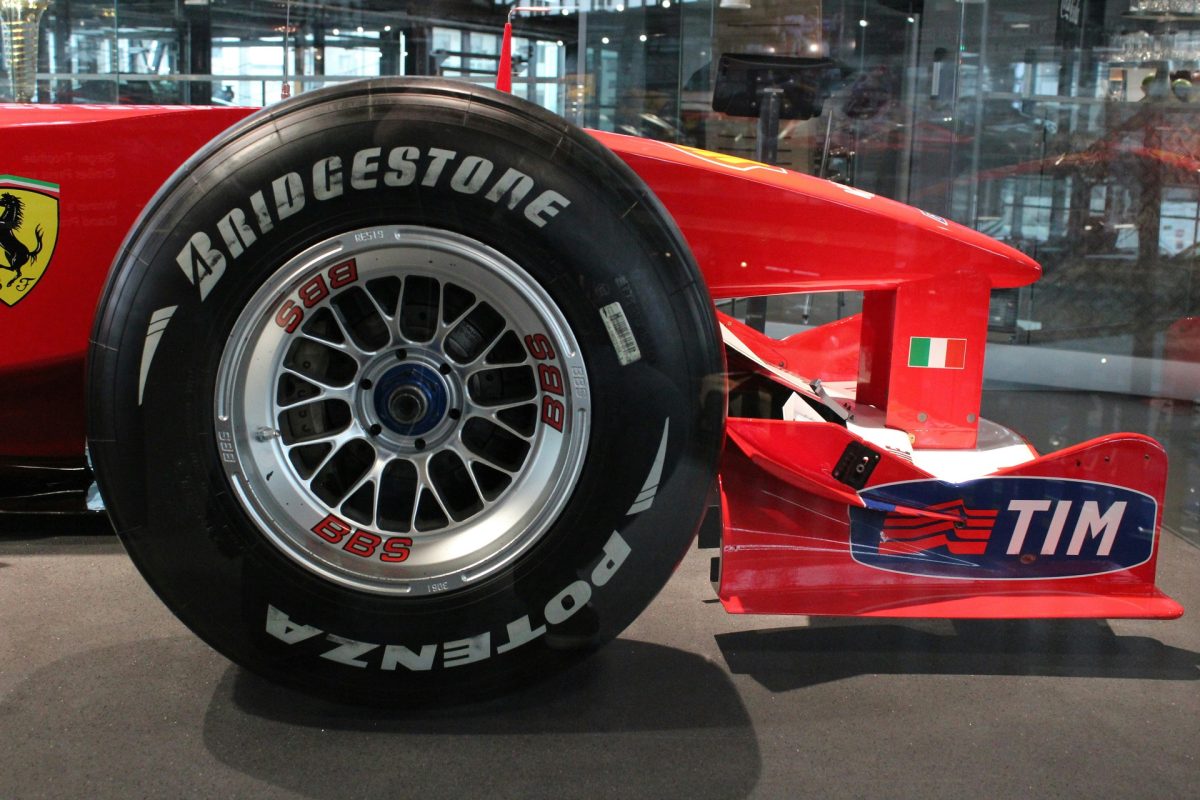 Rekordáron, 6,3 milliárd forintért kelt el Schumacher világbajnok Ferrarija