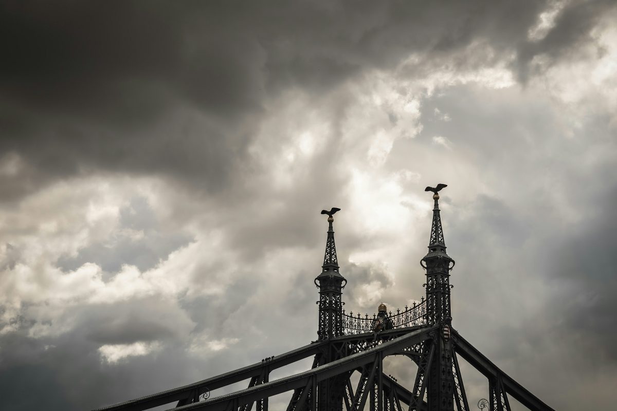 Eddig tartott a májusi nyár, lehűlt a levegő és megjött az eső