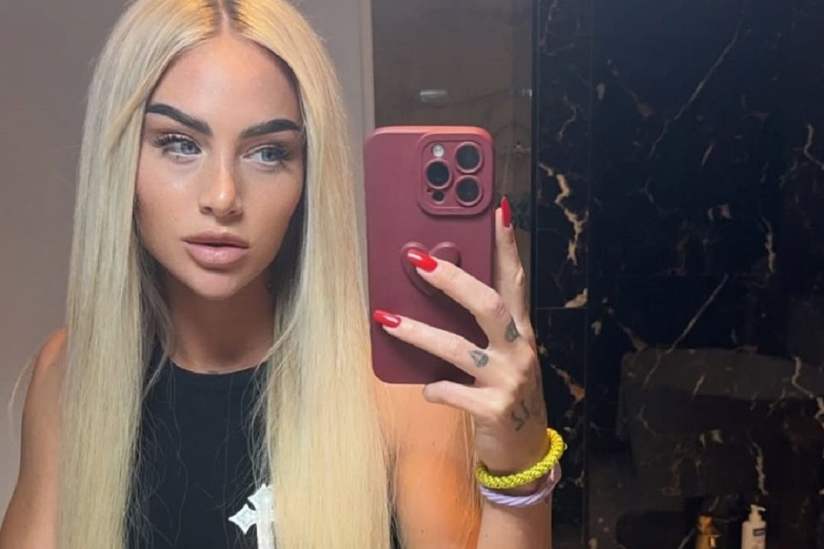 Ismét szingli Alisha Lehman, a világ legszebb női futballistája