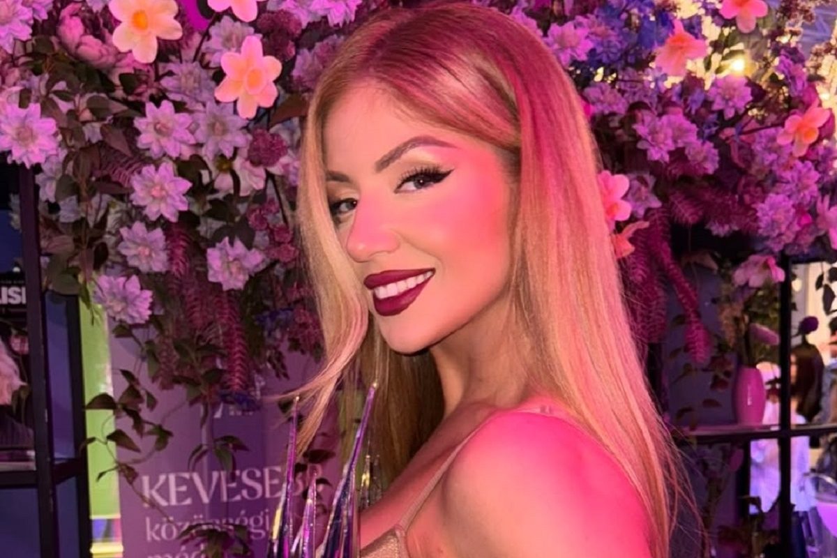 Rendkívül vonzó fotósorozat jelent meg Tolvai Reniről