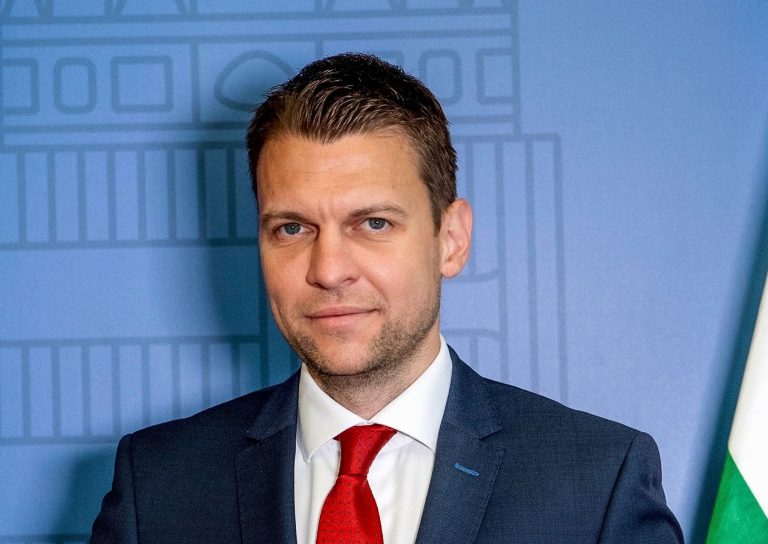 Menczer Tamás: Magyarország elutasítja Ukrajna EU-csatlakozását