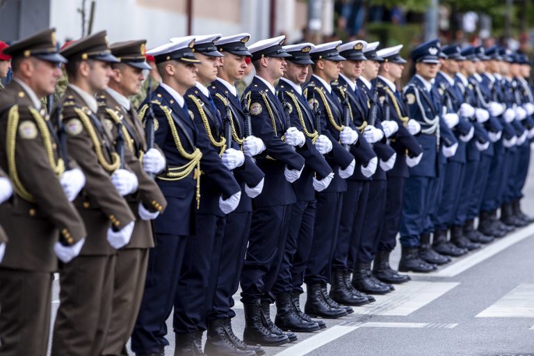 Újra bevezetik a kötelező sorkatonai szolgálatot Horvátországban