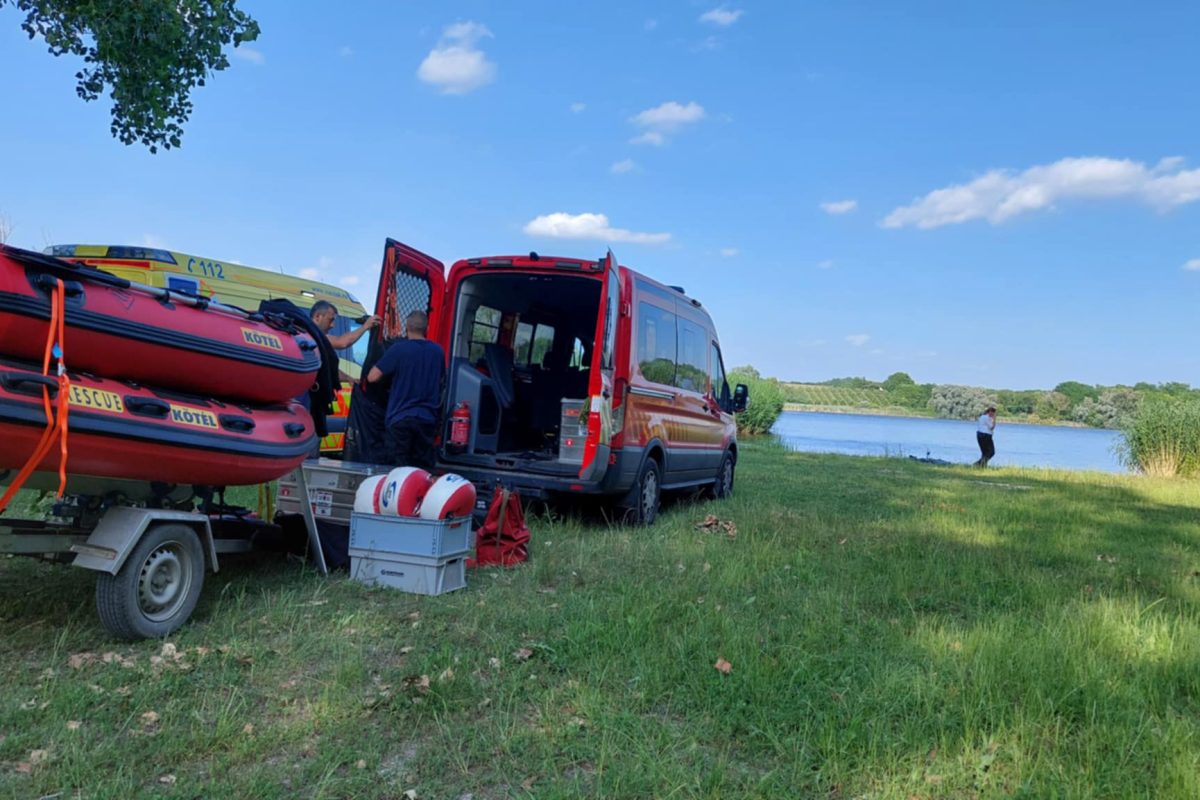 Lesújtó tragédia történt, tóba fulladt egy gyermek