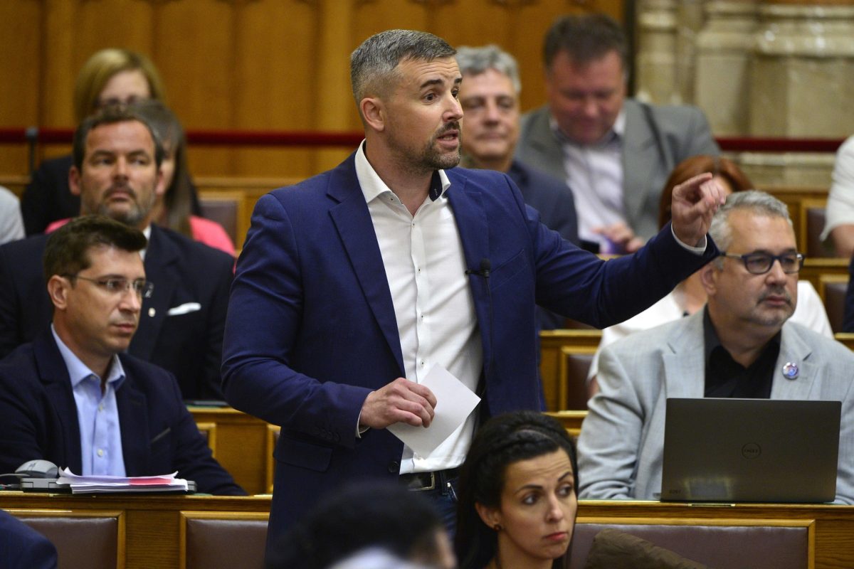 Így kardiózik Jakab Péter a júniusi forróságban