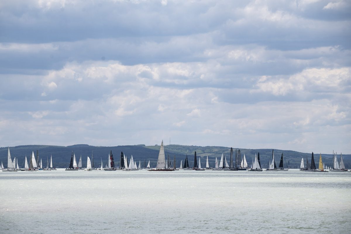 Akik a Balatonnál nyaralnak, azok most nagyon figyeljenek