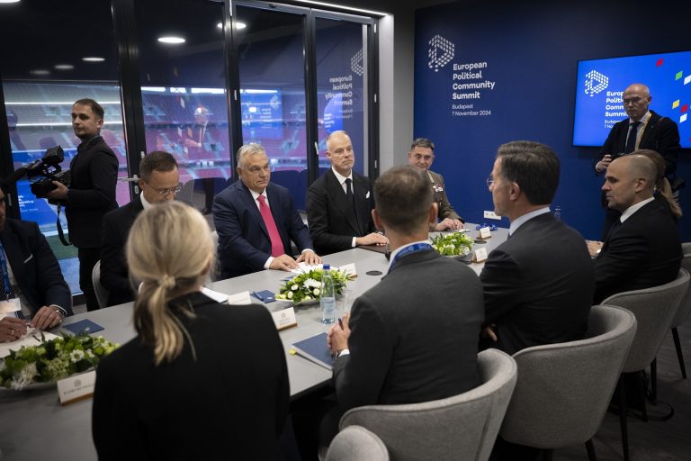 Történelmi döntés előtt áll a NATO, Oroszország miatt is