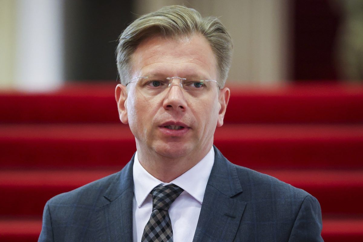 HM-államtitkár Ruszin-Szendi Romuluszról: tudatosan kockára tette a magyarok biztonságát