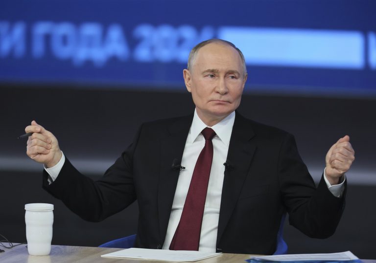 Trump szerint Ukrajna okot adott Putyinnak arra, hogy megtorló bombázást hajtson végre ellenük