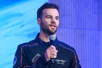 Közbejött valami, csúszik Kapu Tibor űrutazása