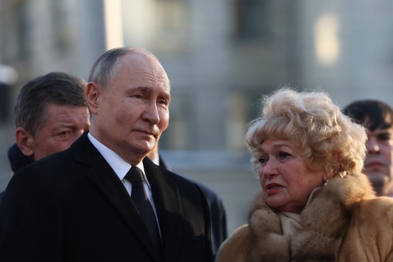 Az ukránok csapást mértek Putyin kedvenc kémrepülőgépeire, úton lehet a megtorlás