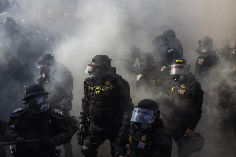 Trump megnevezte, kik csinálják a hatalmas balhét Los Angelesben