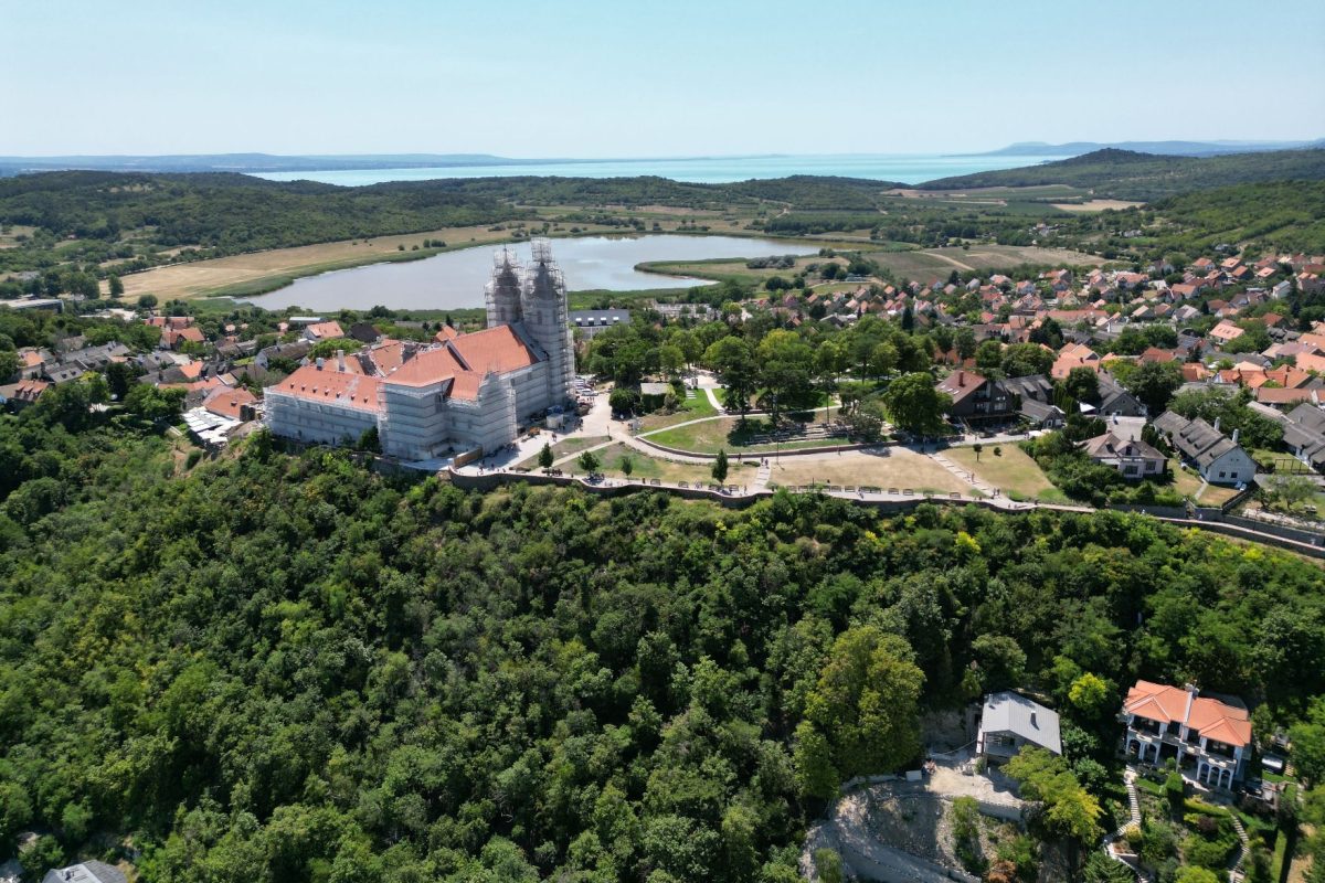 Kiderült, hol a legdrágábbak a nyaralók Magyarországon